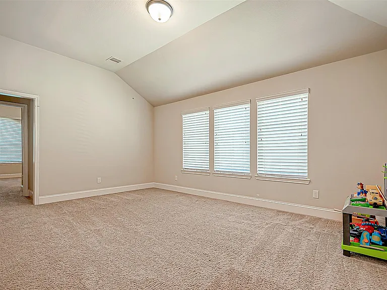 12604 Floral Park Ln — Photo 40