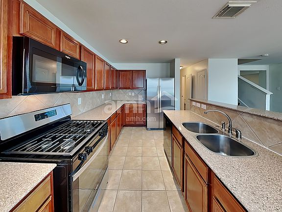 3rd image of 18227 Walden Gate Ln