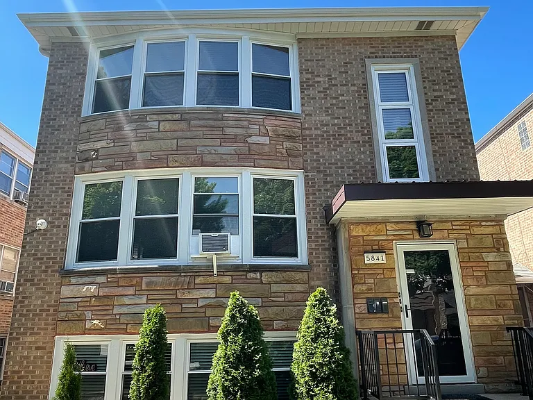 5841 W Higgins Ave #2R — Photo 1