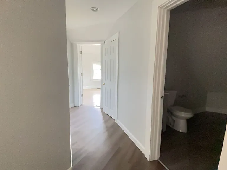 345 Bay St — Photo 6