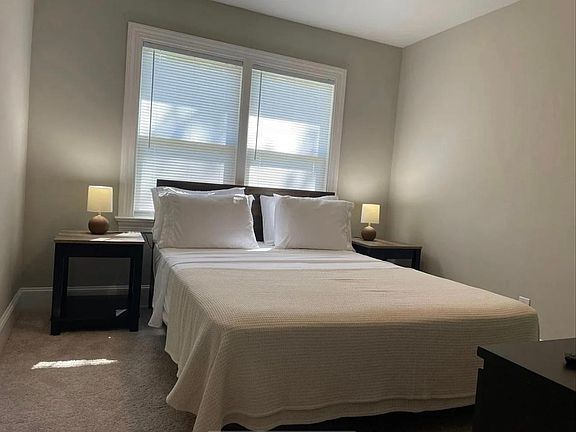 4th image of 401 Greenview Dr