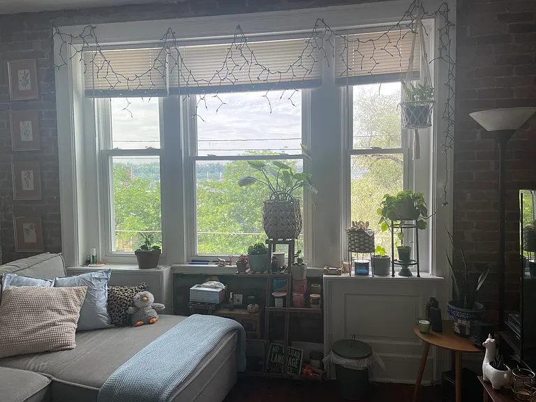 2700 California Ave #2L — Photo 3