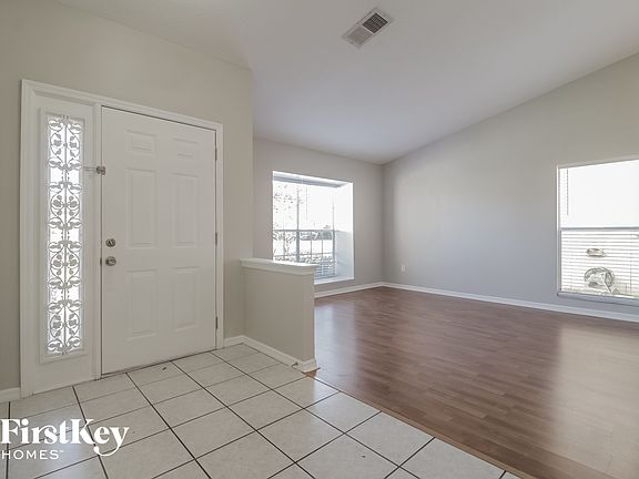 2nd image of 598 Queensbridge Dr