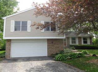 1015 Sandlewood Ct, Lake Zurich, IL 60047