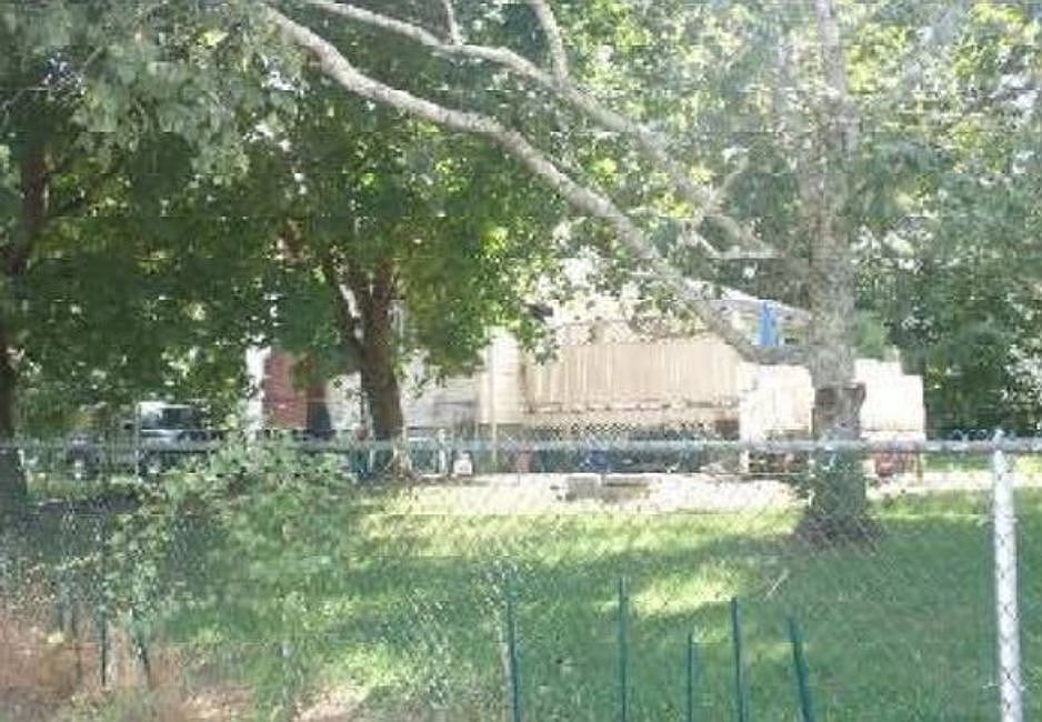 2nd image of 1296 Pond St