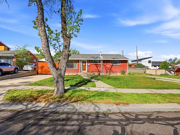 3rd image of 3316 S Lynnbrook Dr