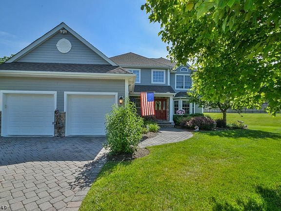 2nd image of 21 Wentworth Ct