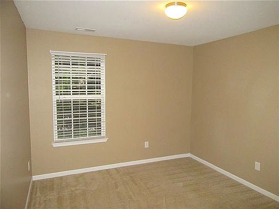 3rd image of 300 Carnahan Dr
