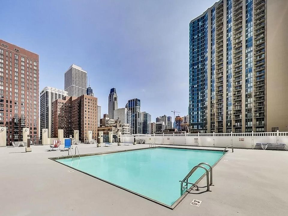 1st image of 1122 N Clark St APT 1510