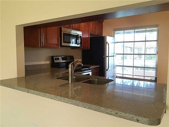 4th image of 5081 Forsythia St #5081