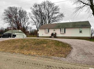 15467 N County Road 3600e, Mason City, IL 62664