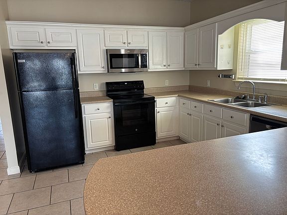 3rd image of 6242 Sunset Dr