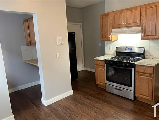3 bed, 1000 sqft, $2,750 — Photo 2