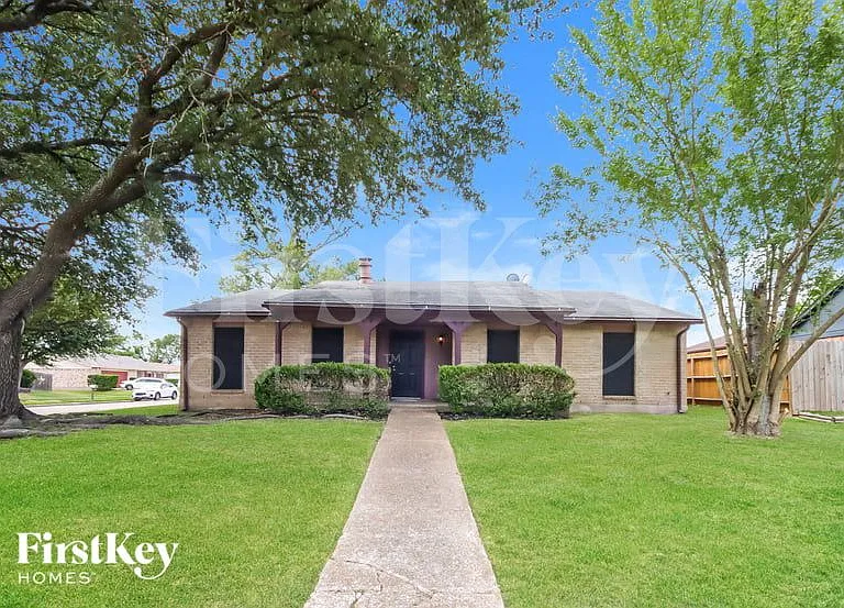 14658 Meyersville Dr — Photo 1