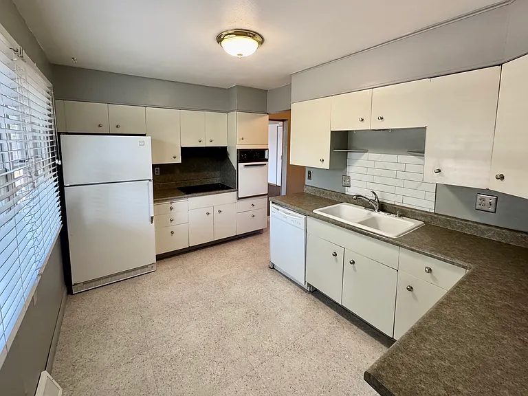 728 Saint Charles St #1 — Photo 5