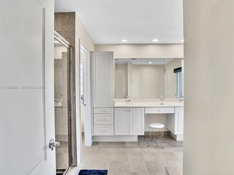 20780 NE 32nd Ave — Photo 34