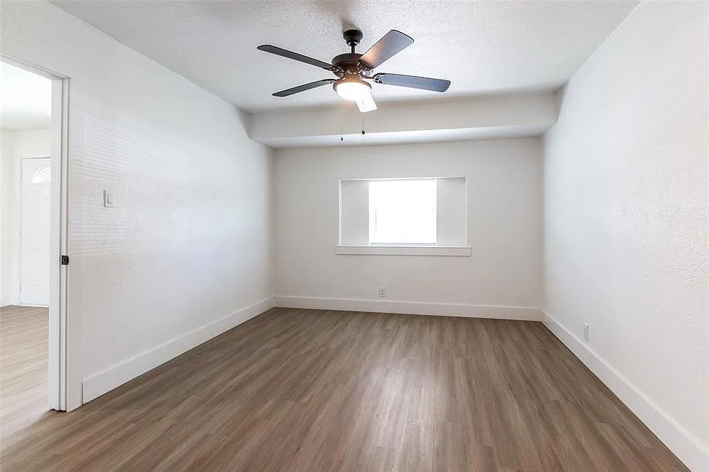 4 bed, 2.0 bath, 1439 sqft, $2,045 — Photo 3
