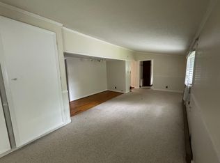 138 Wilkes St #4, Elkin, NC 28621