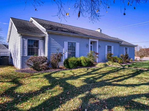 6011 River Bluff Dr, Newburgh, IN 47630