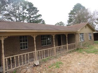 901 Village Dr, Newport, AR 72112