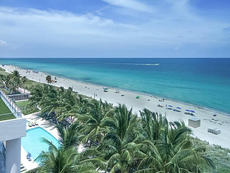 6801 Collins Ave #LPH05 — Photo 34