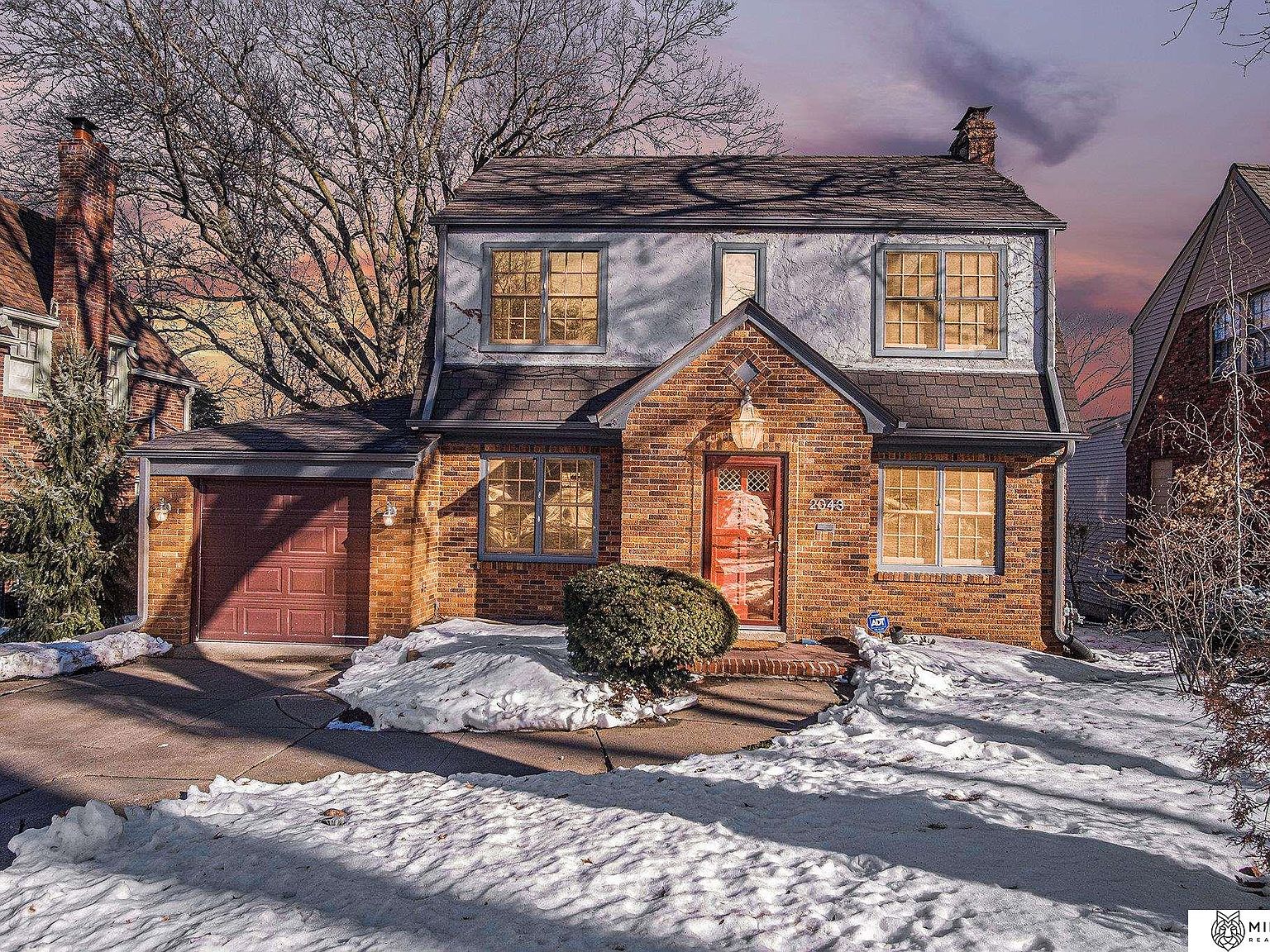 2043 N 54th St, Omaha, NE 68104 Zillow