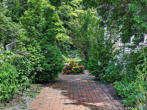 2nd image of 25 Gurley Road