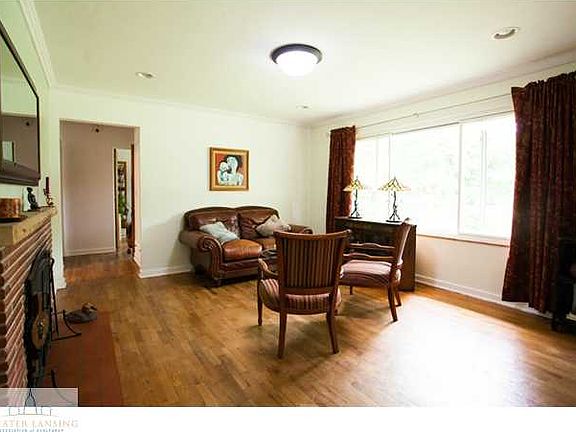 4th image of 2411 Indian Hills Dr