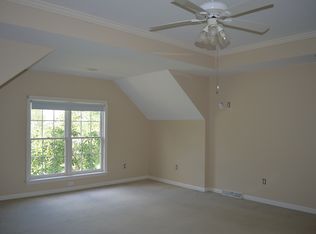 1317 Hyde Park Dr, Lancaster, PA