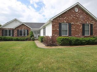5768 Pebble Ct, Smithton, IL 62285