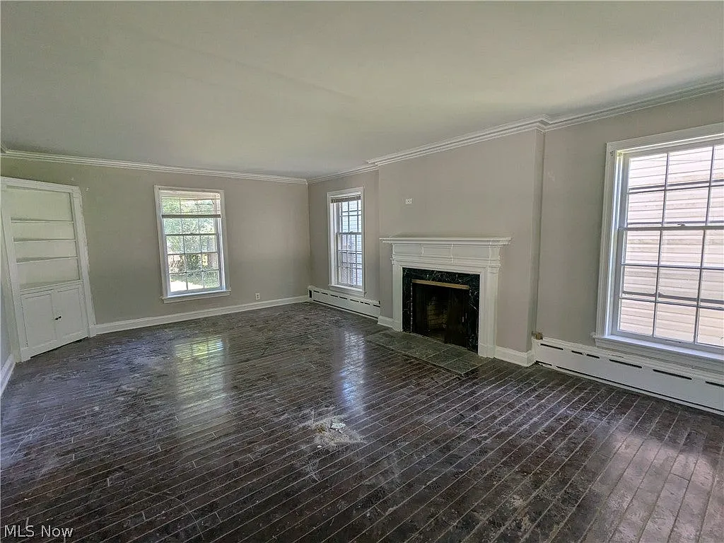 2 bed, 1.5 bath, 1389 sqft, $1,795 — Photo 2
