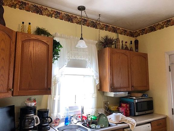 3rd image of 2221 Charles St