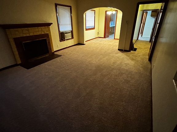 4th image of 108 E Wyandotte St