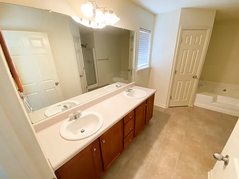 11801 Balsam Ct — Photo 10