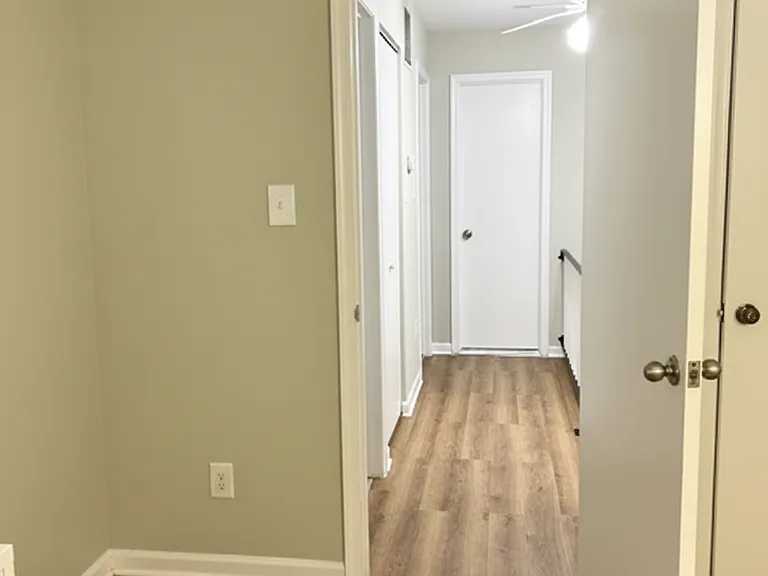1105 N Taylor St — Photo 37