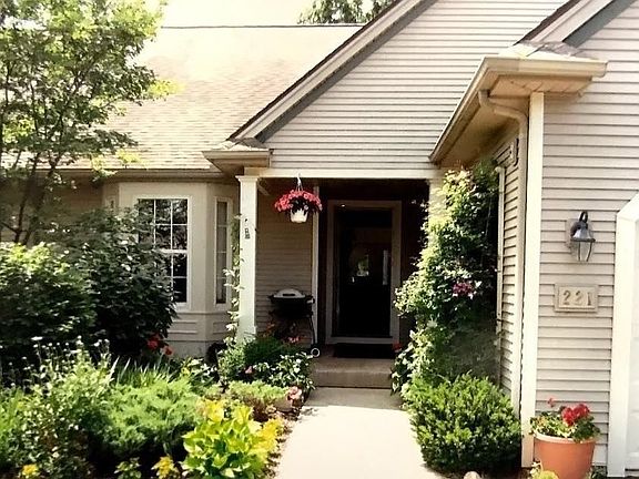 2nd image of 221 Pierce Lake Dr