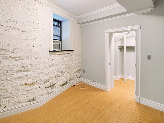 4th image of 326 E 35th St APT A