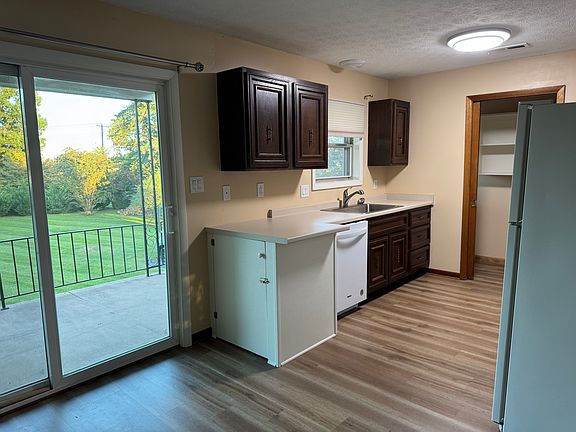 4th image of 11612 S Williamsburg Dr #11610