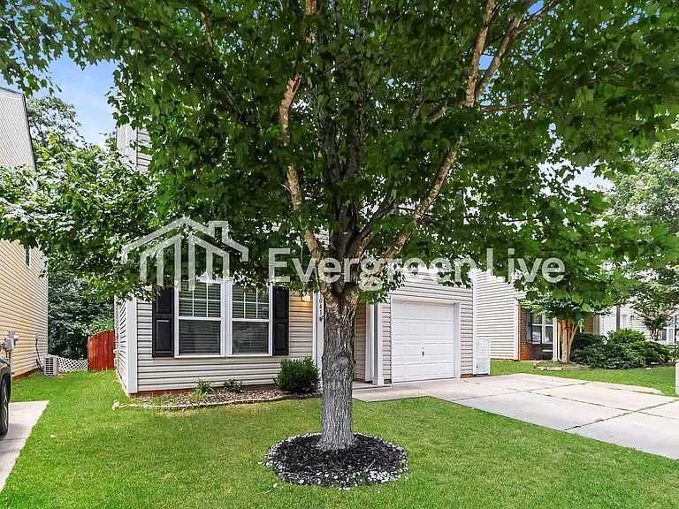 1041 Joselynn Dr — Photo 2