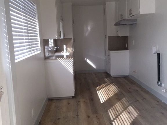 2nd image of 624 E Arbor Vitae St APT 4