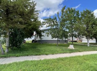 1918 E Park St, Pierre, SD 57501