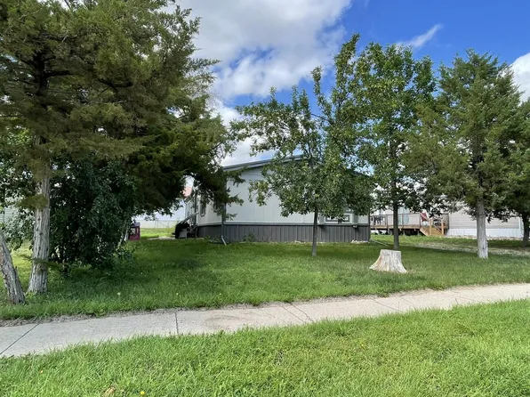 1918 E Park St, Pierre, SD 57501