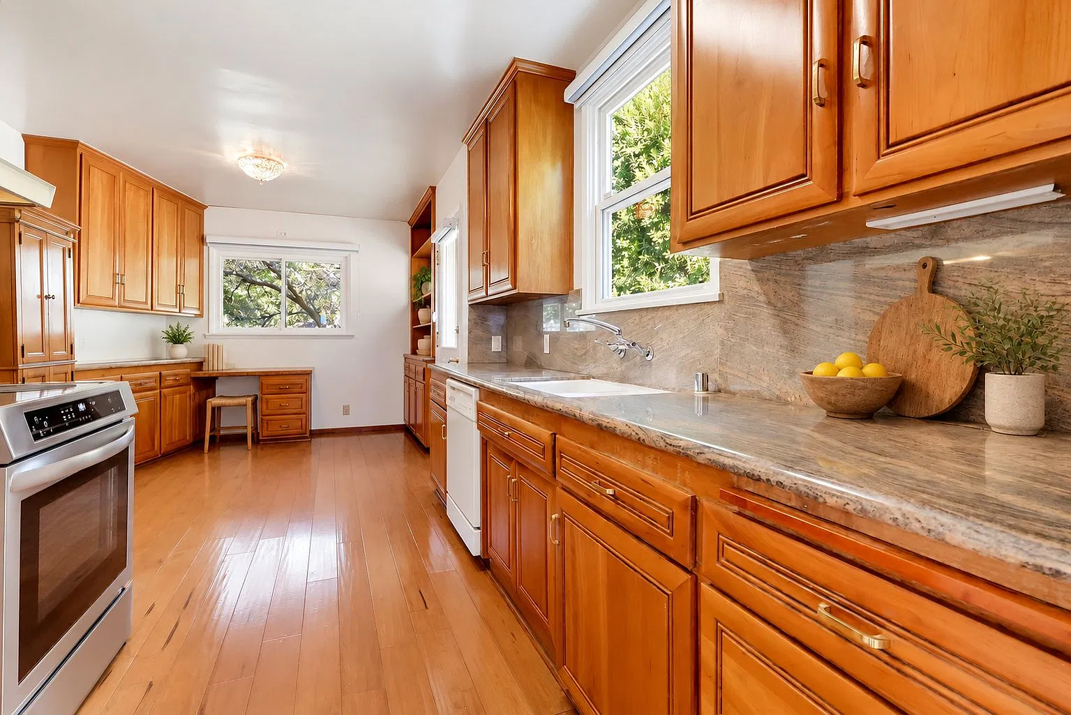 3 bed, 2200 sqft, $6,500 — Photo 3