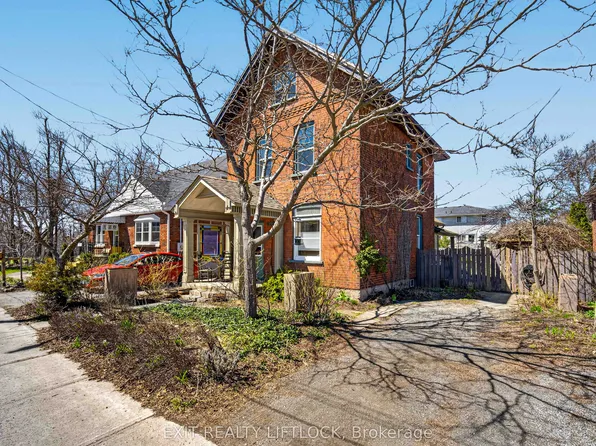 128 Sutherland Pl, Peterborough, ON K9H 1J1