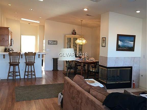 5th image of 241 Big Horn Dr