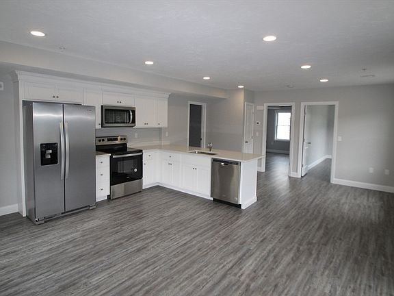 3rd image of 316 Commercial St #2A
