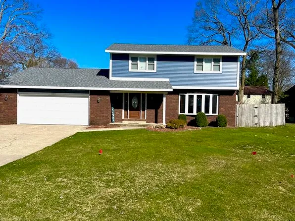 1100 Cavalier Dr, Muskegon, MI 49445