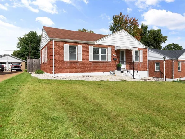 9845 Huntingdon Ln, Saint Louis, MO 63123