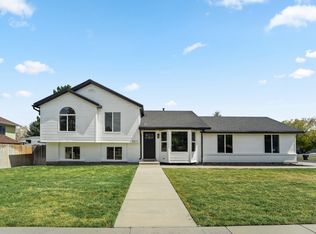 5571 S Dale Amour Dr, Kearns, UT 84118