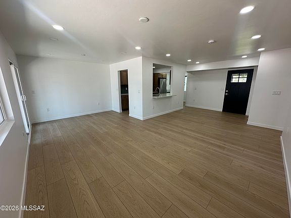 5th image of 5846 E Grant Rd